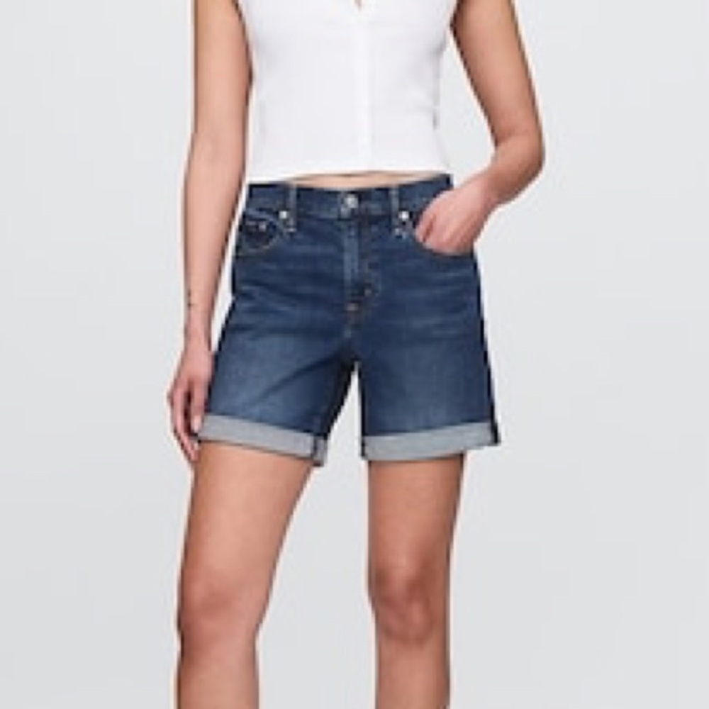 NWT GAP 5" Midβ Rise Denim Girlfriend Shorts Sz 29